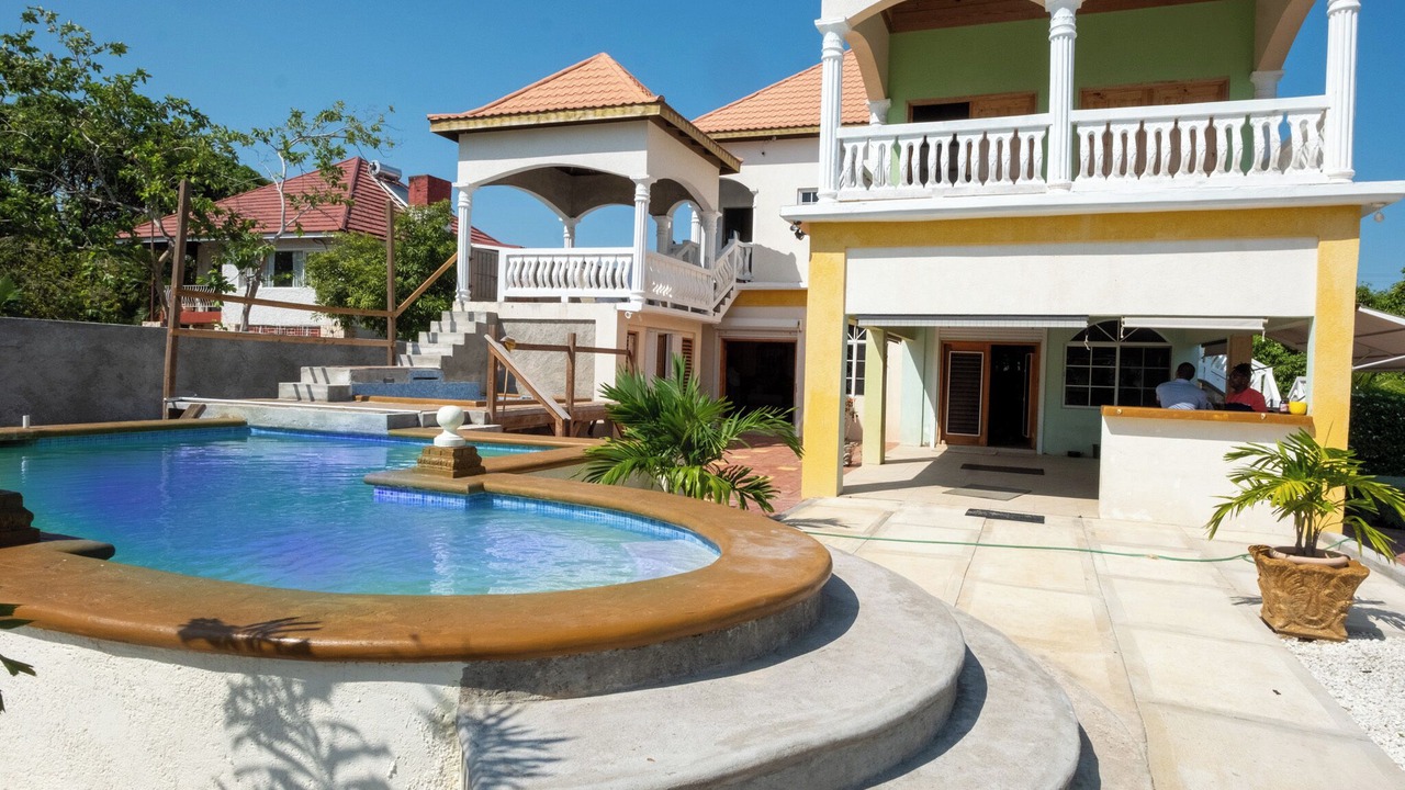 Photo of Patio Balcony in Crane corner