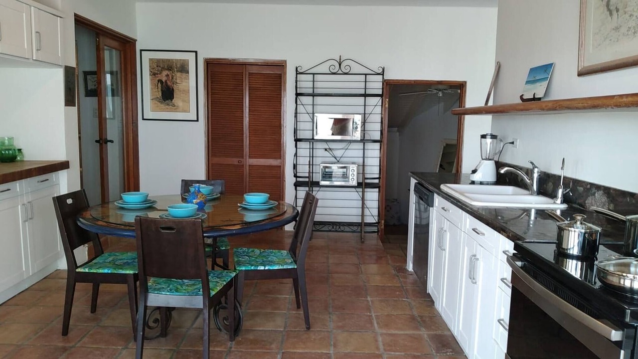 Photo of Kitchen in Great Harbour Cay