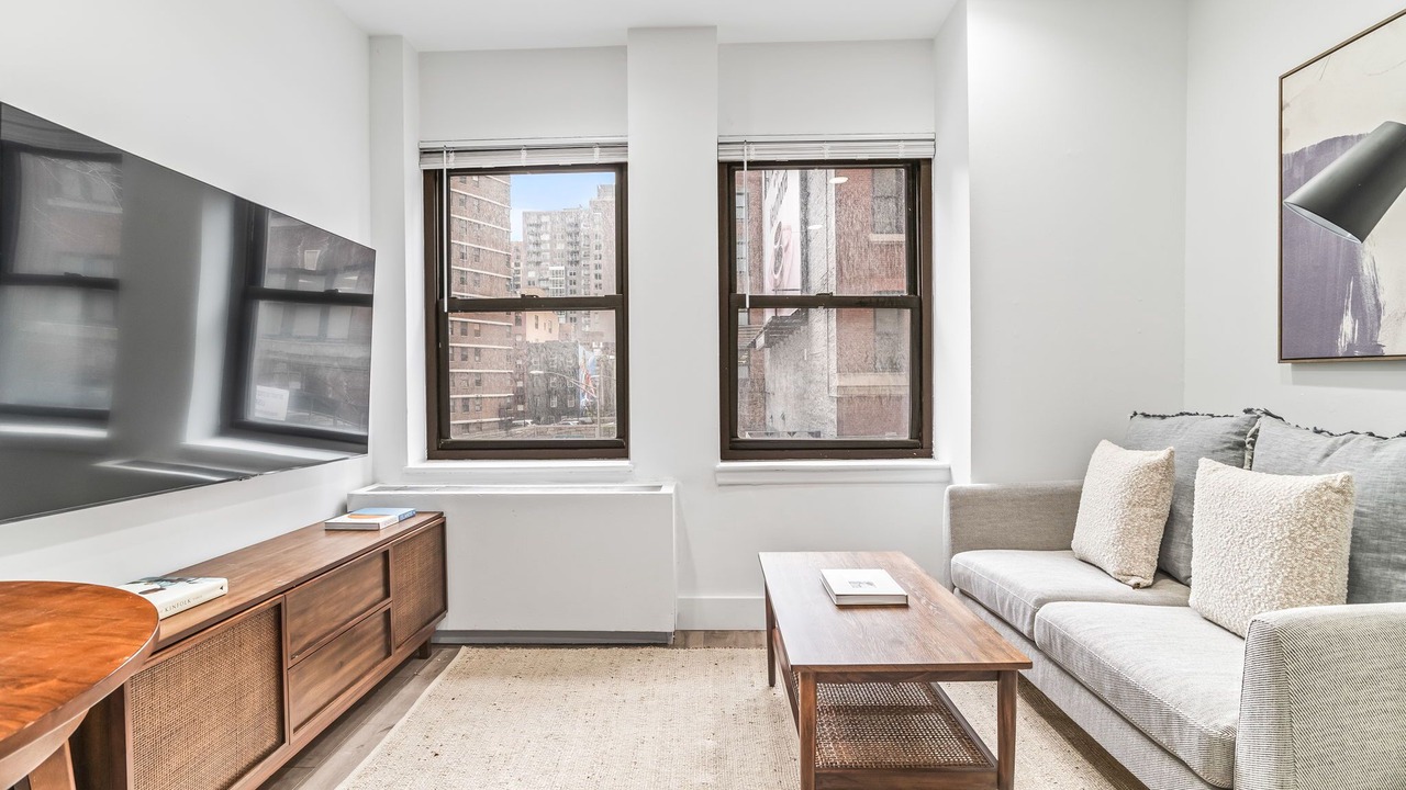 Photo of Livingroom in Tudor City