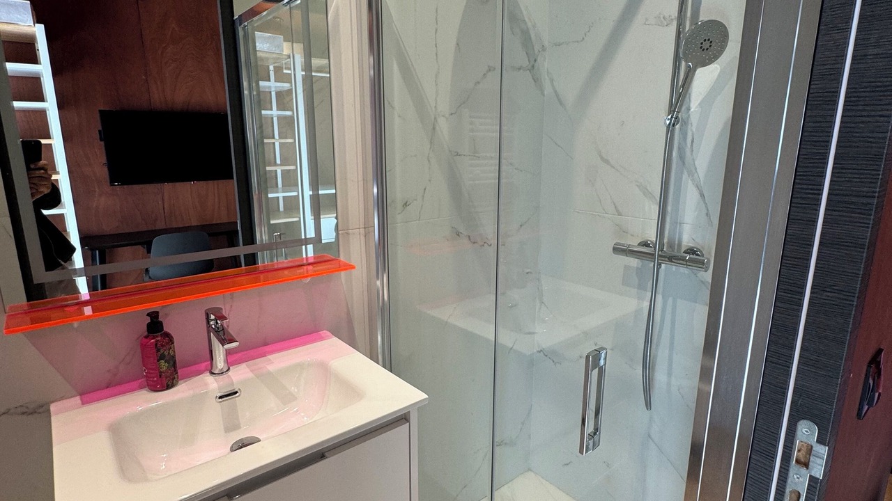 Photo of Bathroom in Le Bourget