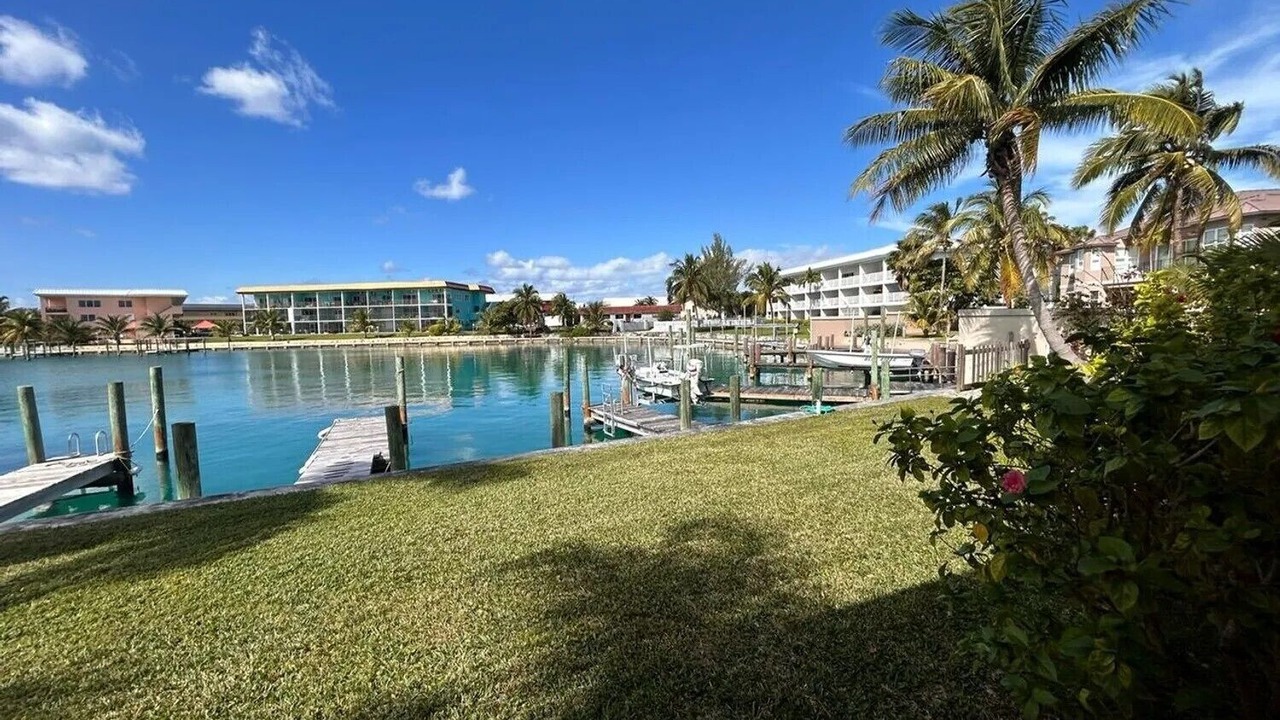 Photo of Outdoor in Bahamia West