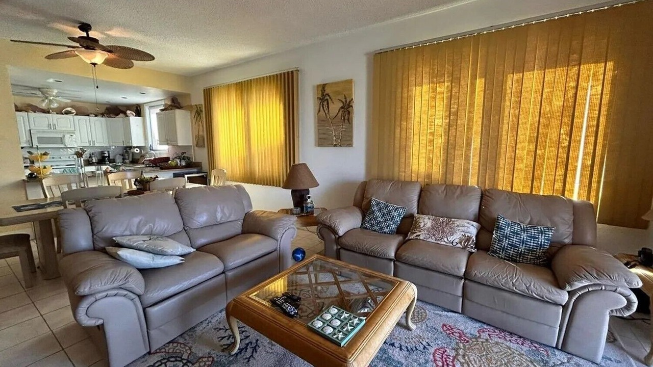 Photo of Livingroom in Bahamia West