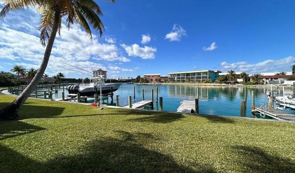 Photo of Outdoor in Bahamia West