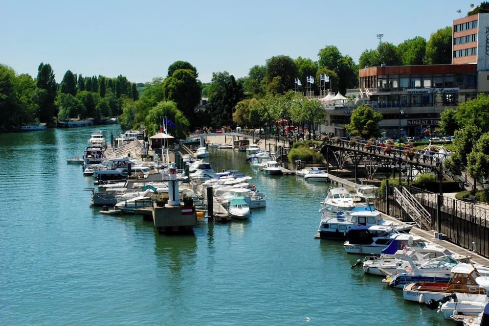 Photo of Others in Le Port sous la Lune