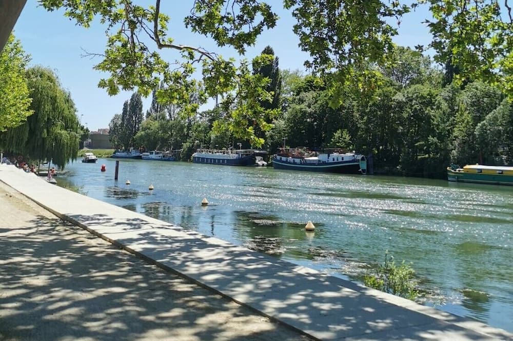 Photo of Others in Le Port sous la Lune