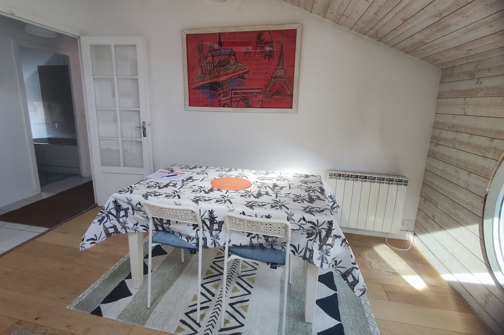 Photo of Outdoor in Suresnes