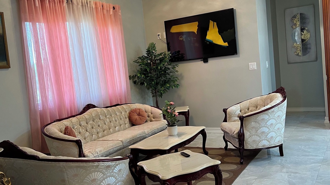 Photo of Livingroom in Downtown
