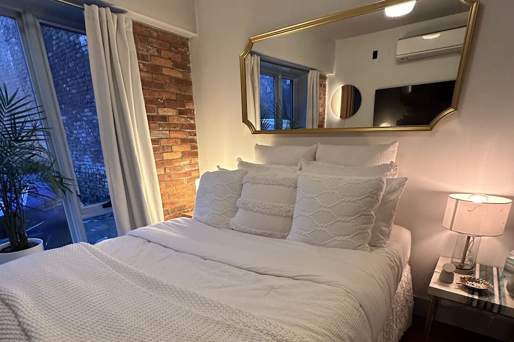 Photo of Bedroom in Crown Heights