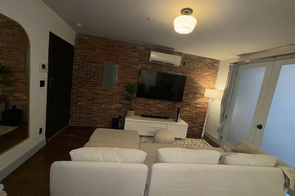 Photo of Livingroom in Crown Heights
