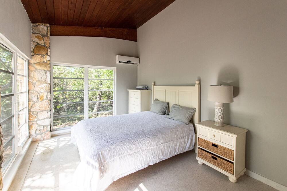 Photo of Bedroom in Great Exuma