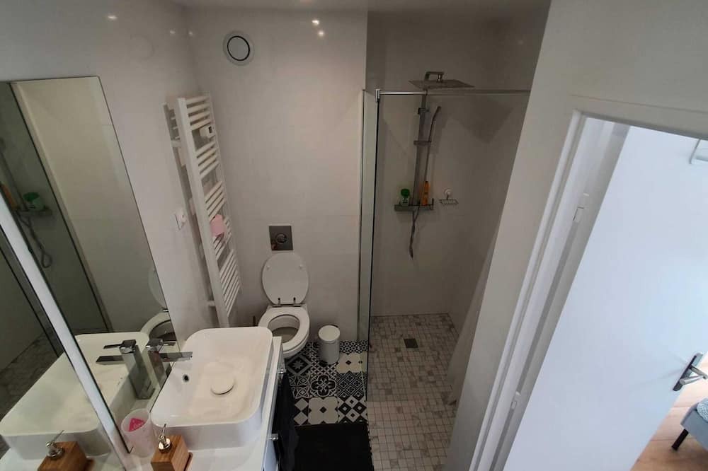 Photo of Bathroom in Magny-le-Hongre