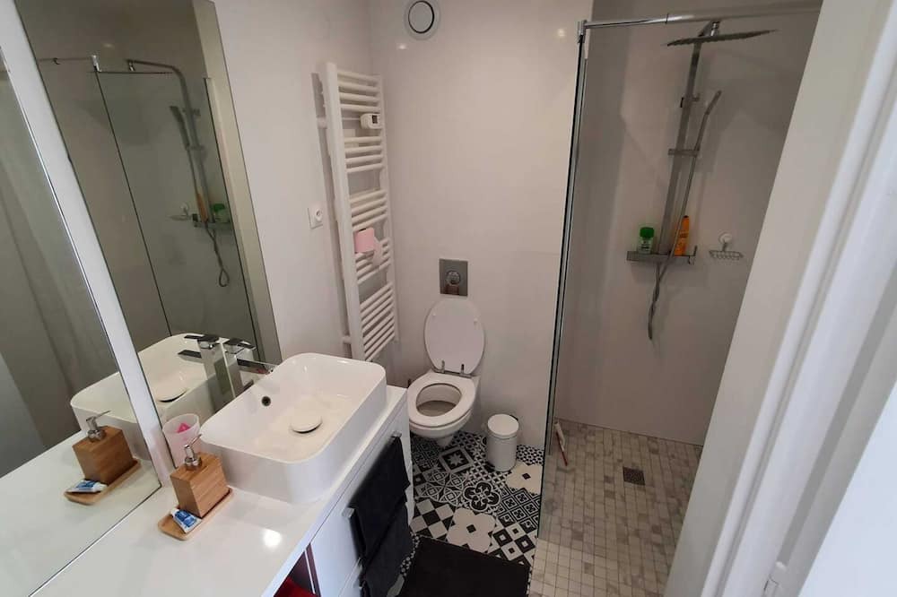 Photo of Bathroom in Magny-le-Hongre