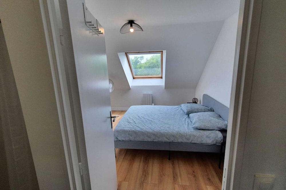 Photo of Bedroom in Magny-le-Hongre