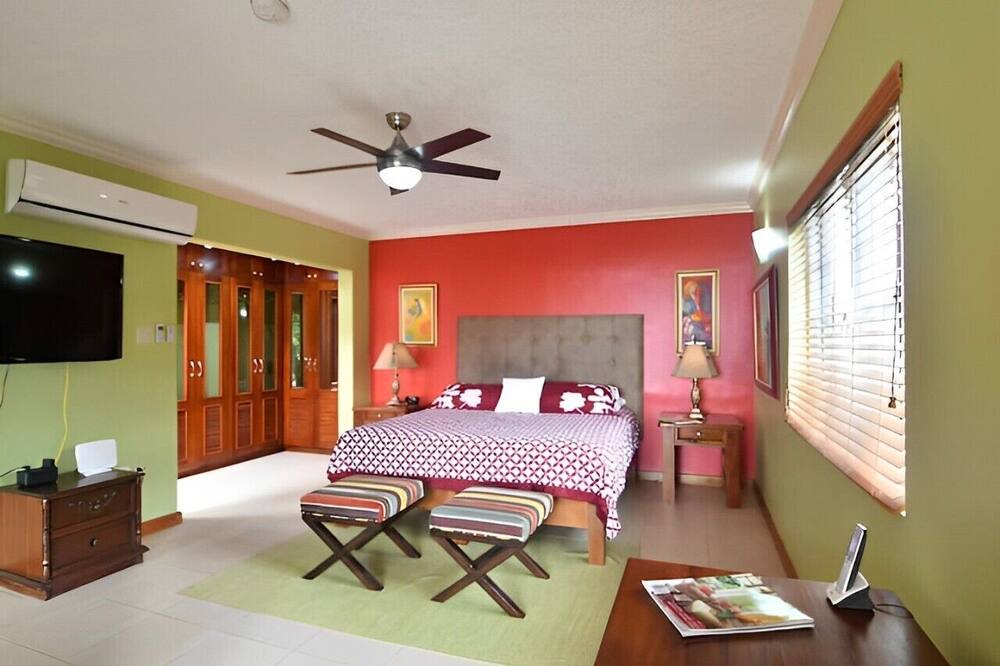 Photo of Bedroom in Mona