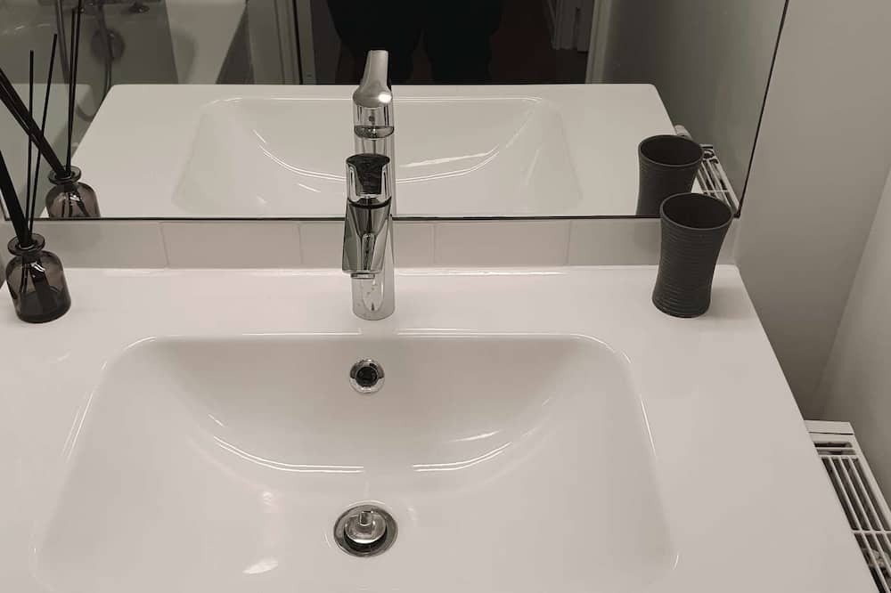 Photo of Bathroom in Cachan