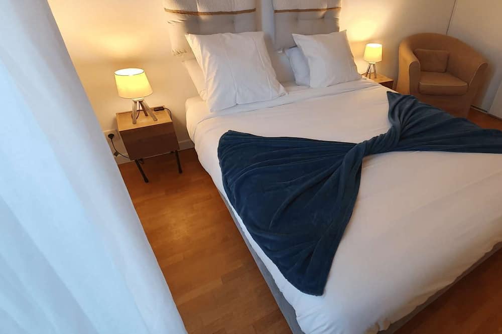 Photo of Bedroom in Cachan