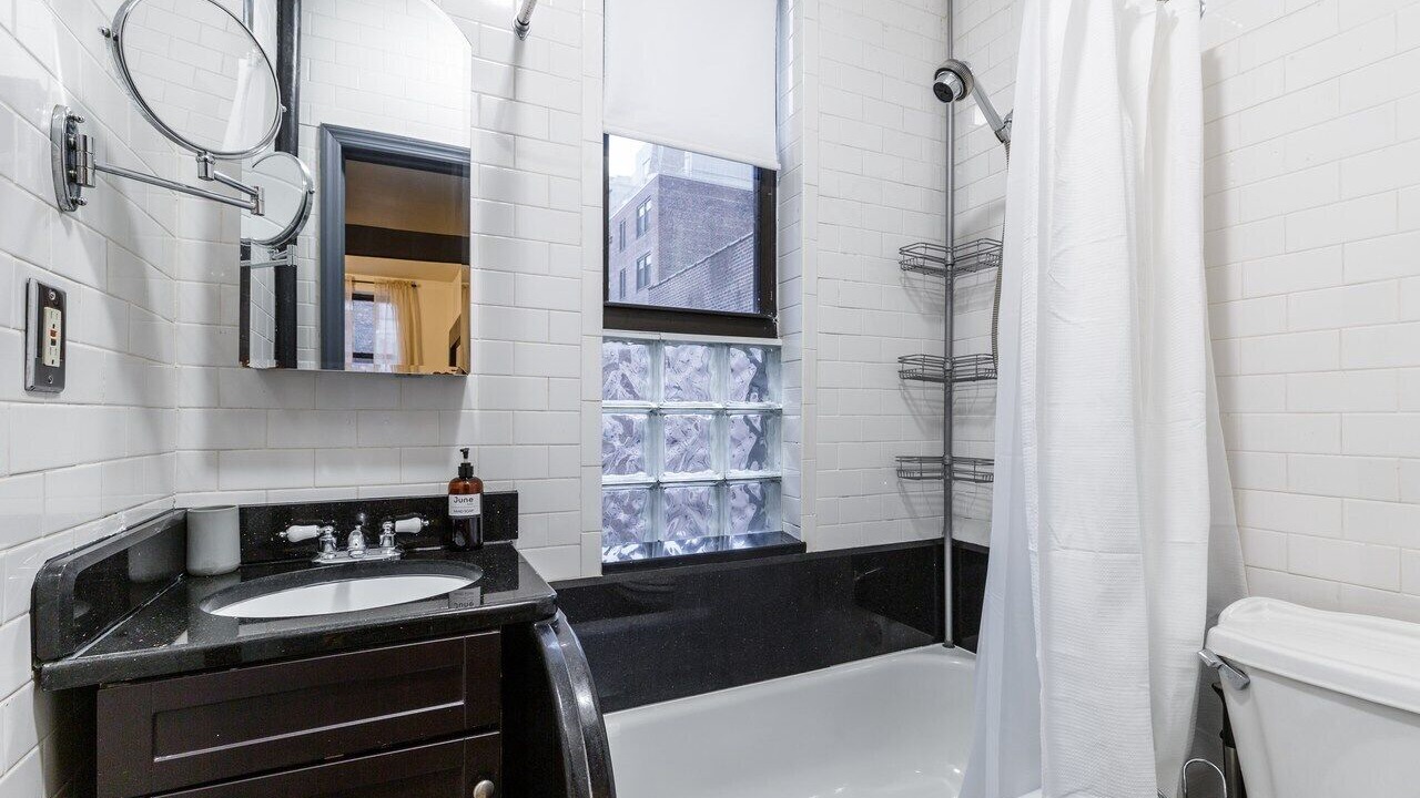 Photo of Bathroom in Lincoln Square