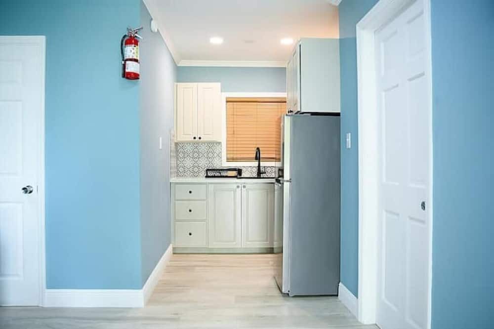 Photo of Kitchen in Tar Bay