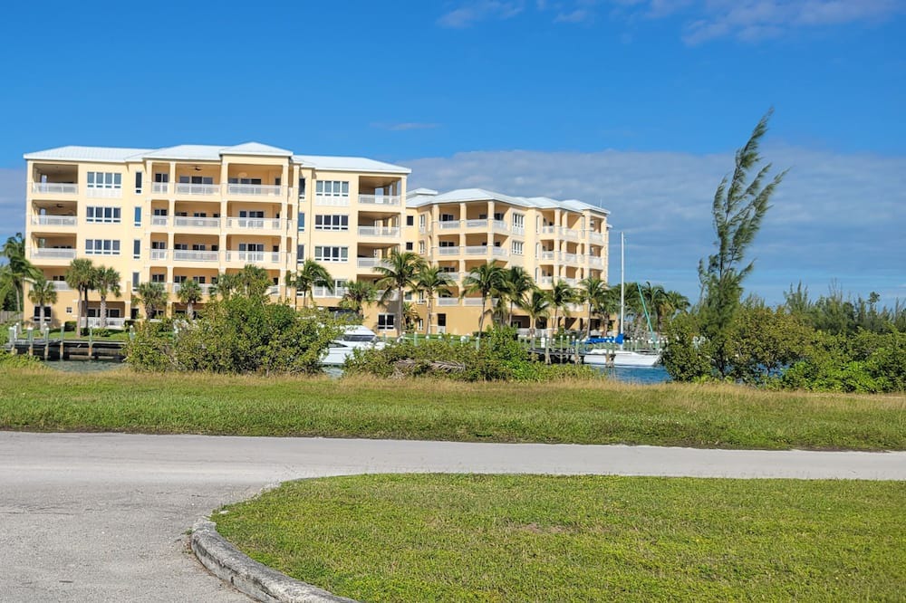 Photo of Outdoor in Bahamia West