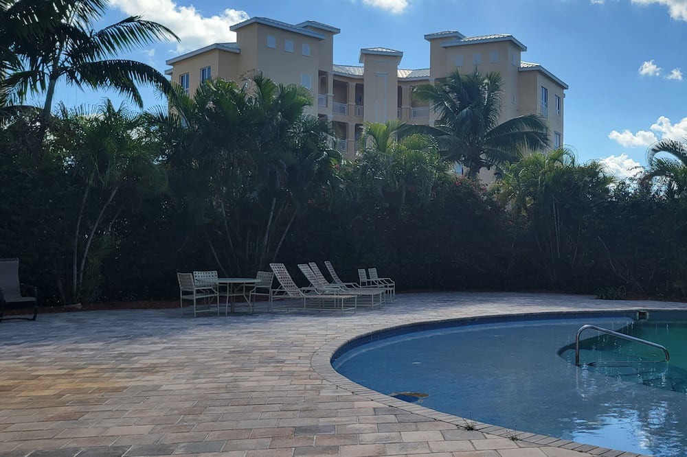 Photo of Outdoor in Bahamia West