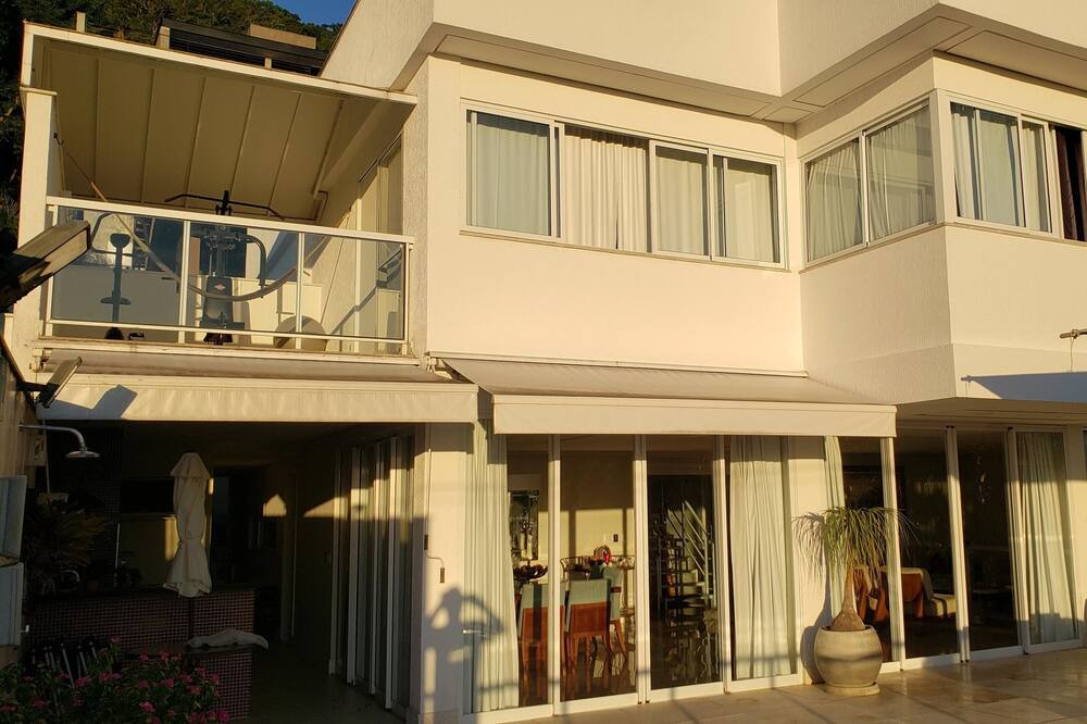 Photo of Outdoor in Charitas