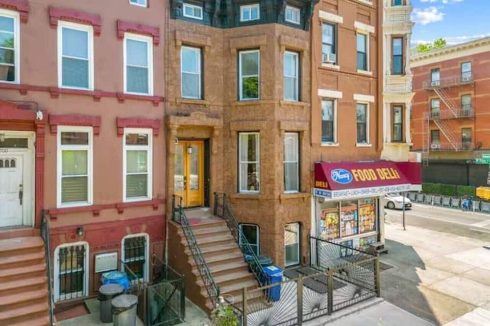 Photo of Others in Bedford-Stuyvesant