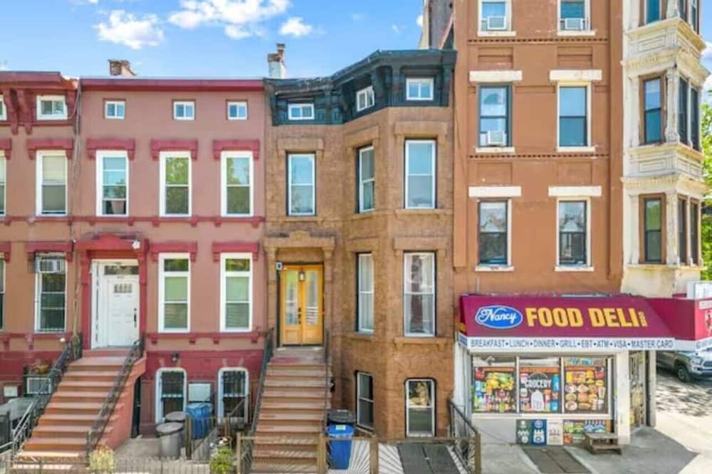 Photo of Others in Bedford-Stuyvesant