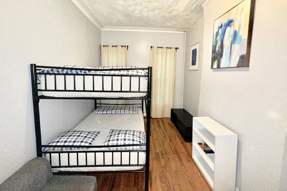 Photo of Bedroom in Ocean Hill