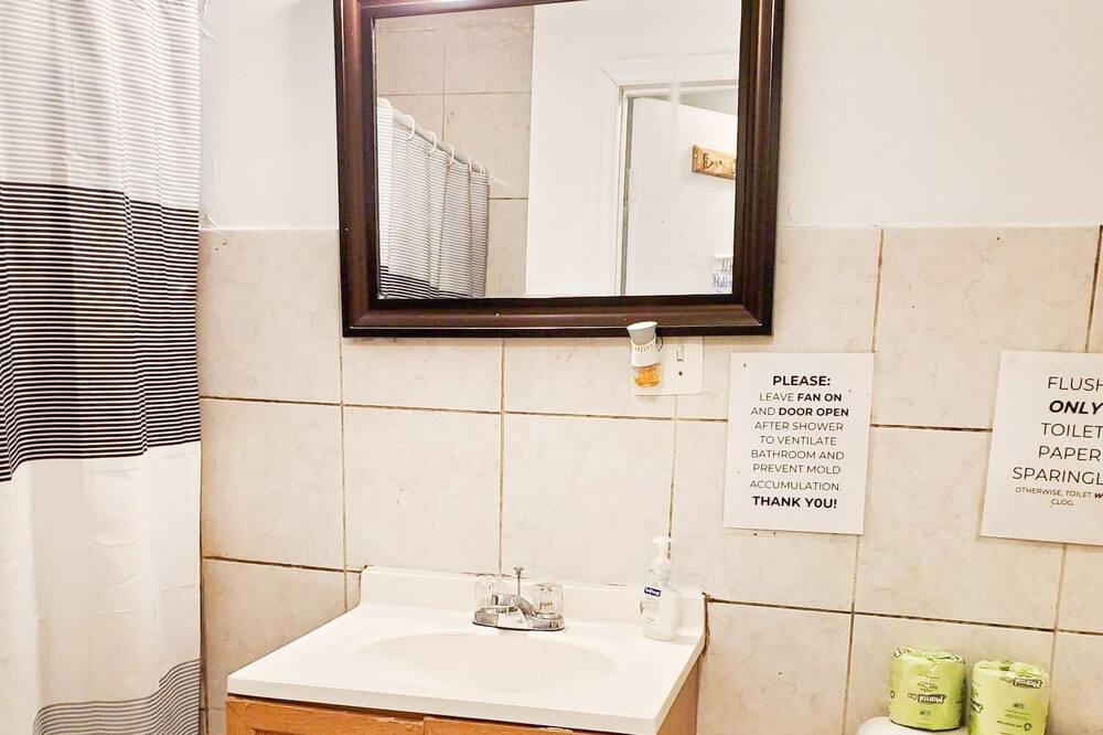Photo of Bathroom in Ocean Hill