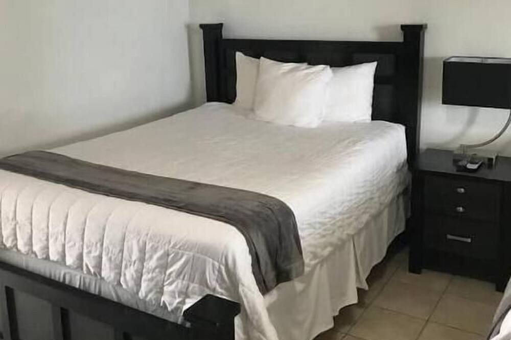 Photo of Bedroom in Tar Bay