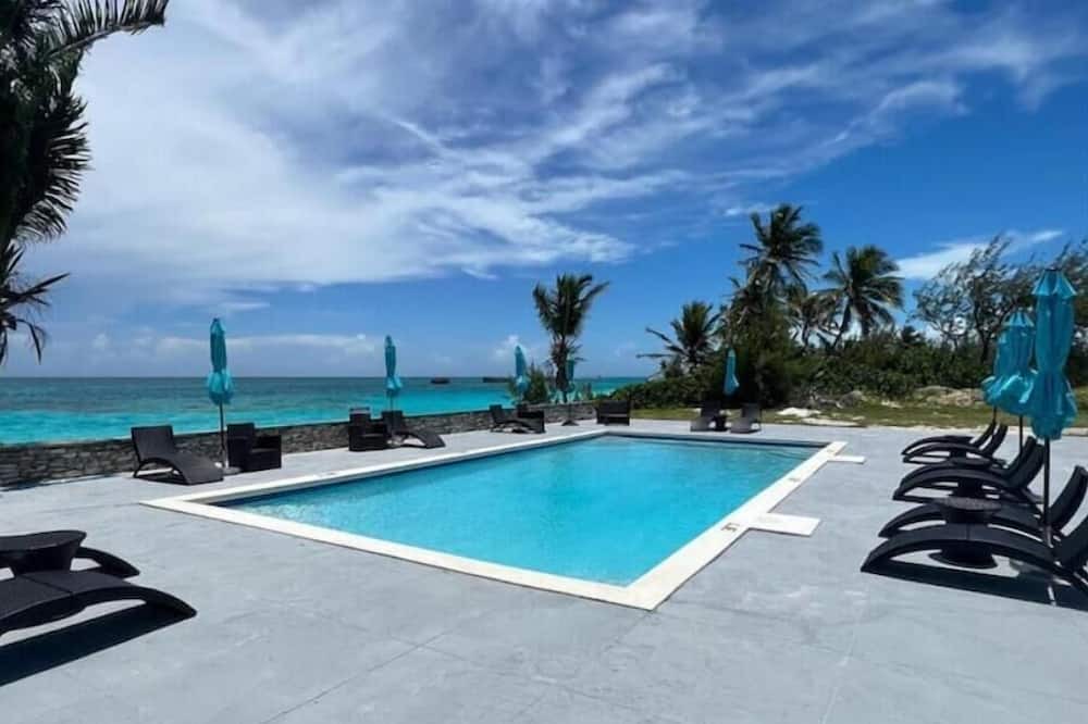 Photo of Outdoor in Tar Bay