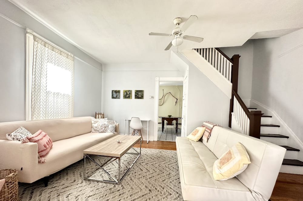 Photo of Livingroom in Queens