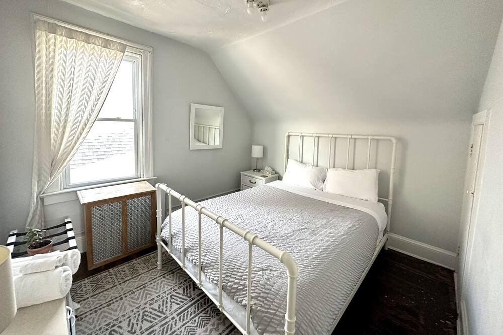 Photo of Bedroom in Queens