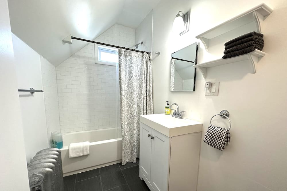 Photo of Bathroom in Queens