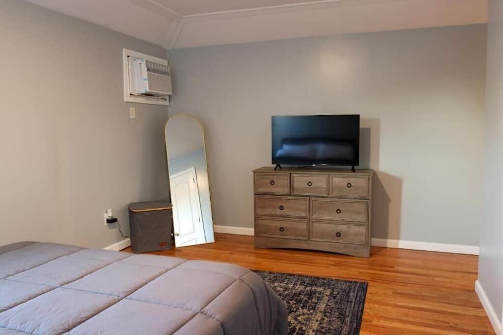 Photo of Bedroom in Canarsie