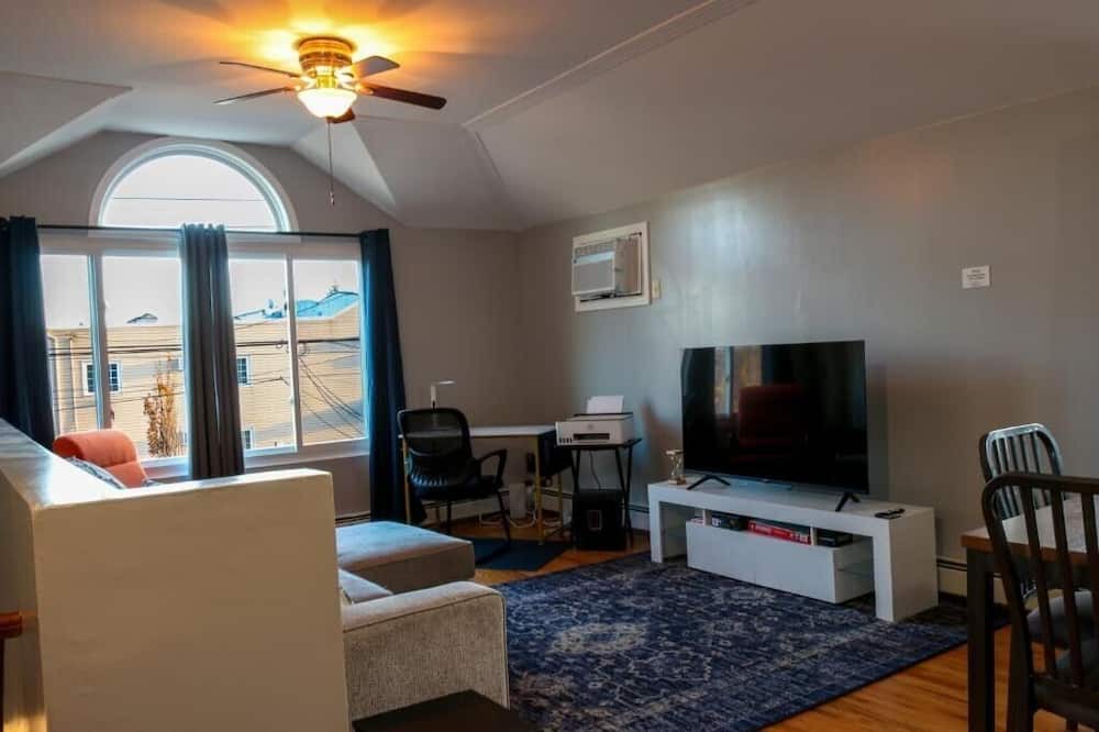 Photo of Livingroom in Canarsie