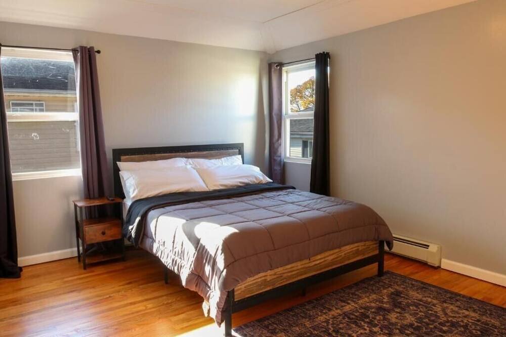 Photo of Bedroom in Canarsie