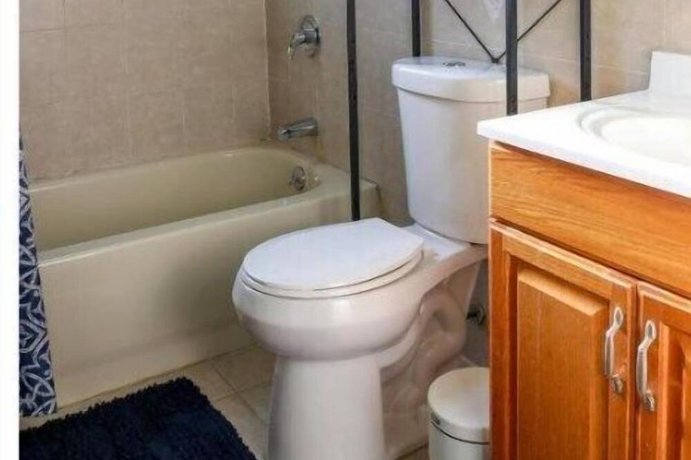 Photo of Bathroom in Canarsie