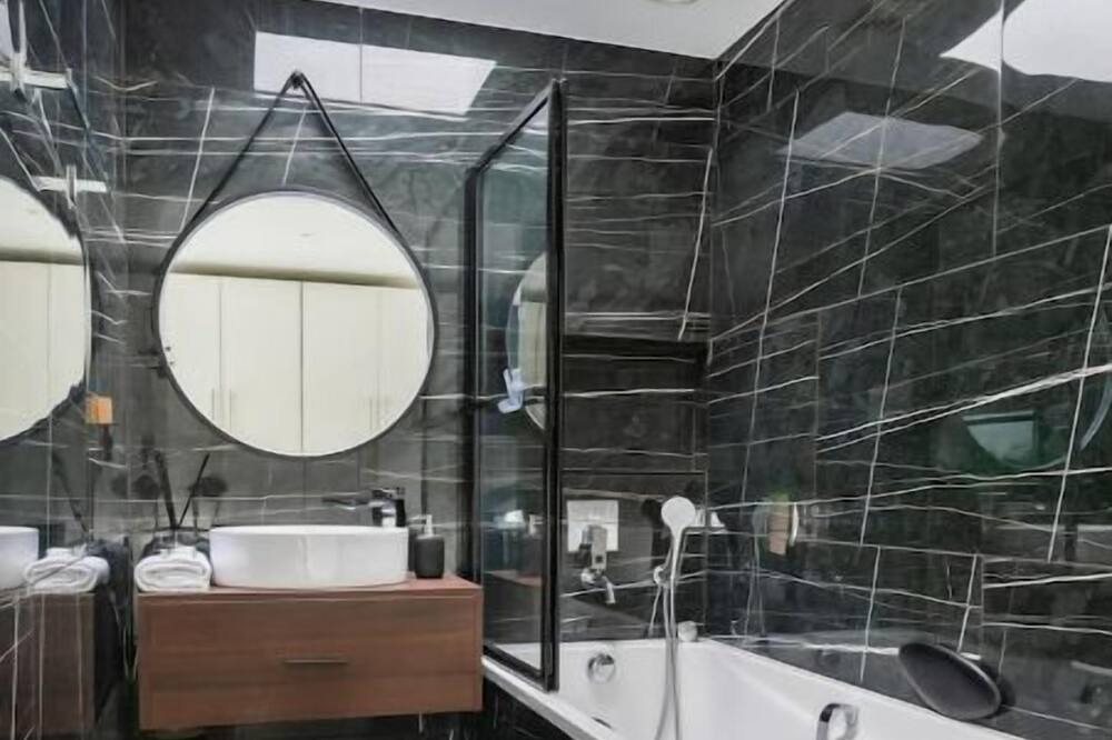 Photo of Bathroom in Cachan