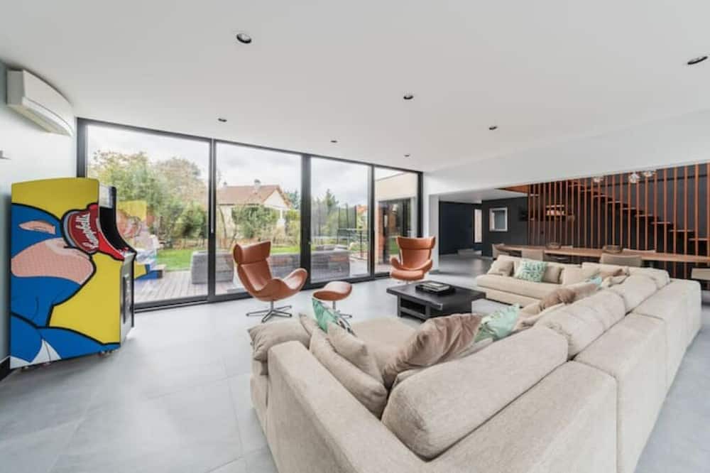 Photo of Livingroom in Cachan