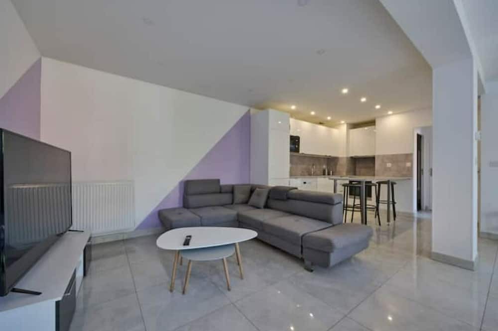 Photo of Livingroom in Arcueil