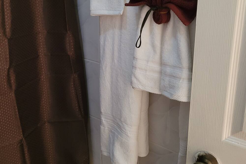 Photo of Bathroom in Tower Isle