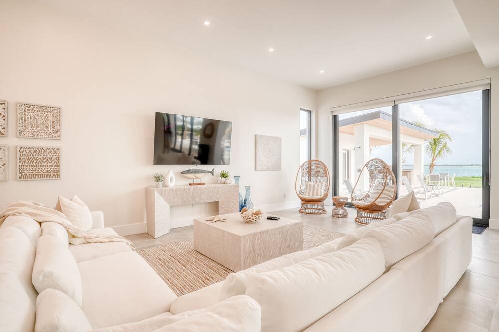 Photo of Livingroom in Rokers Point