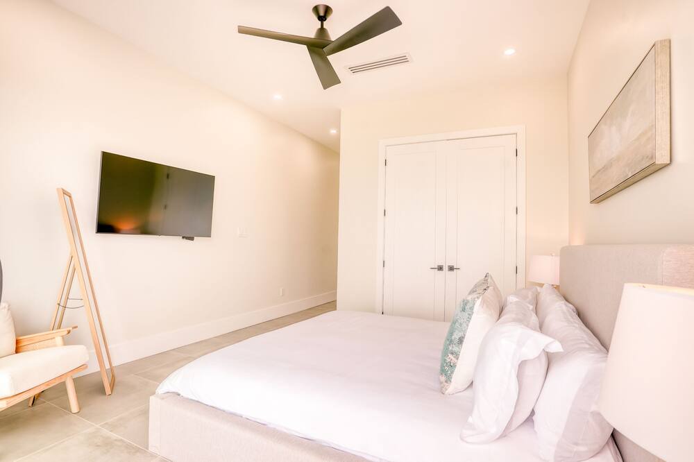 Photo of Bedroom in Rokers Point