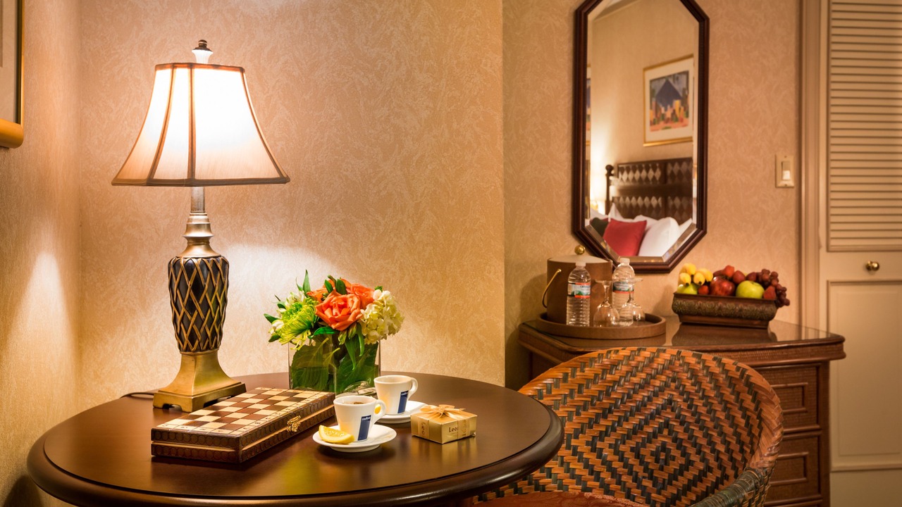Photo of Livingroom in Theater District