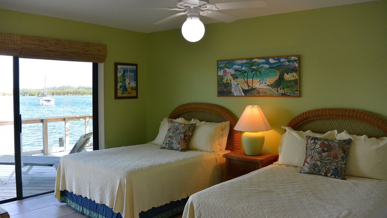 Photo of Bedroom in Green Turtle Cay