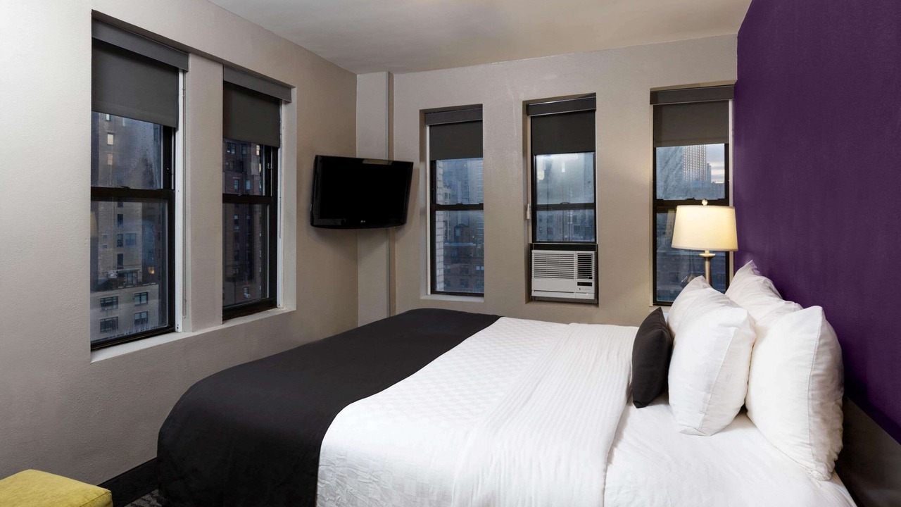 Photo of Bedroom in Lincoln Square