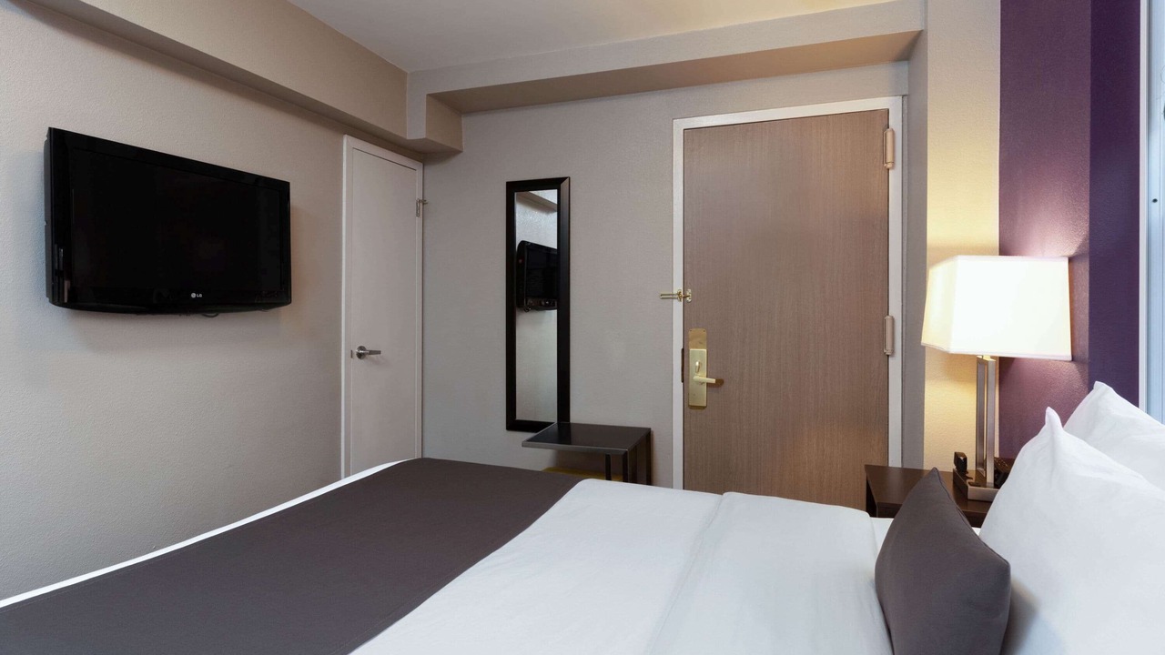 Photo of Bedroom in Lincoln Square