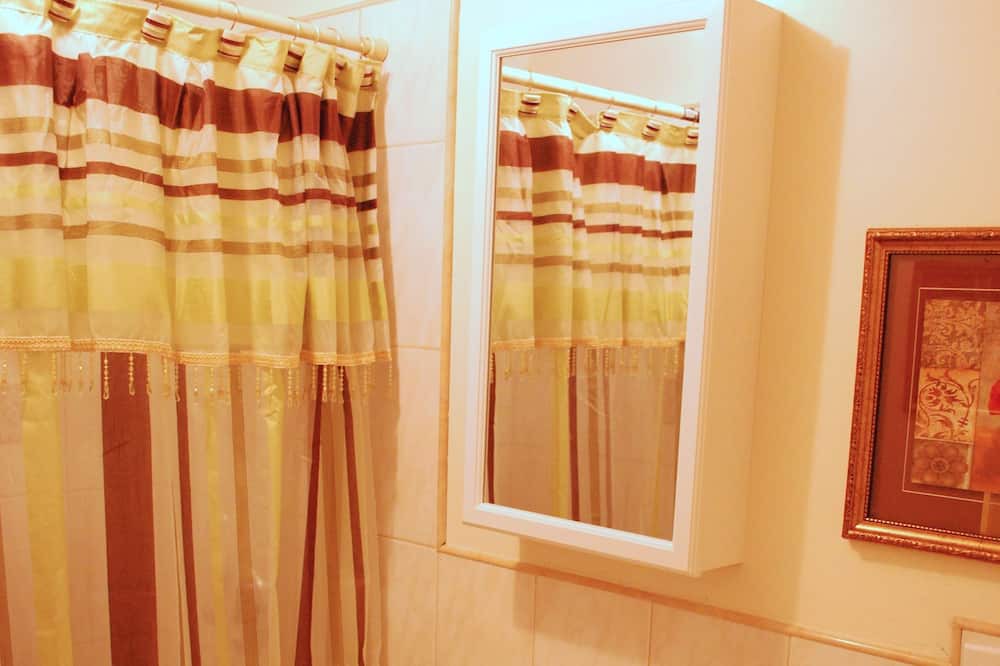Photo of Bathroom in Canarsie