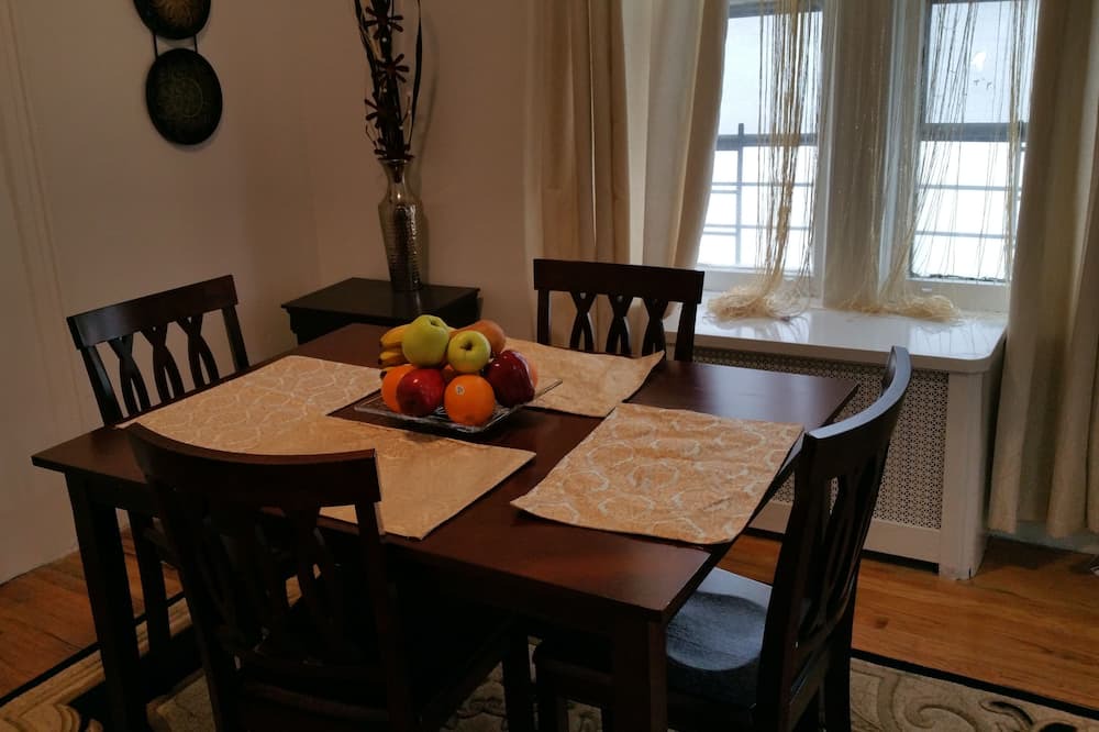 Photo of Livingroom in Canarsie